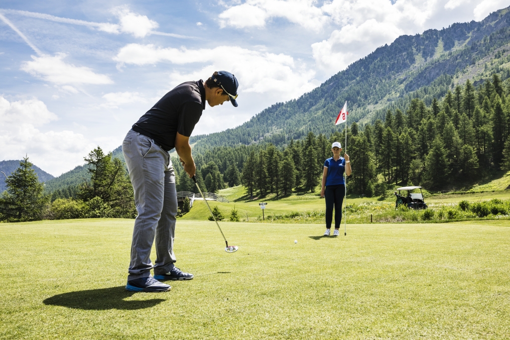 Golf-International-Montgenèvre-Steph-Candé-hautes-alpes-golfeur-green